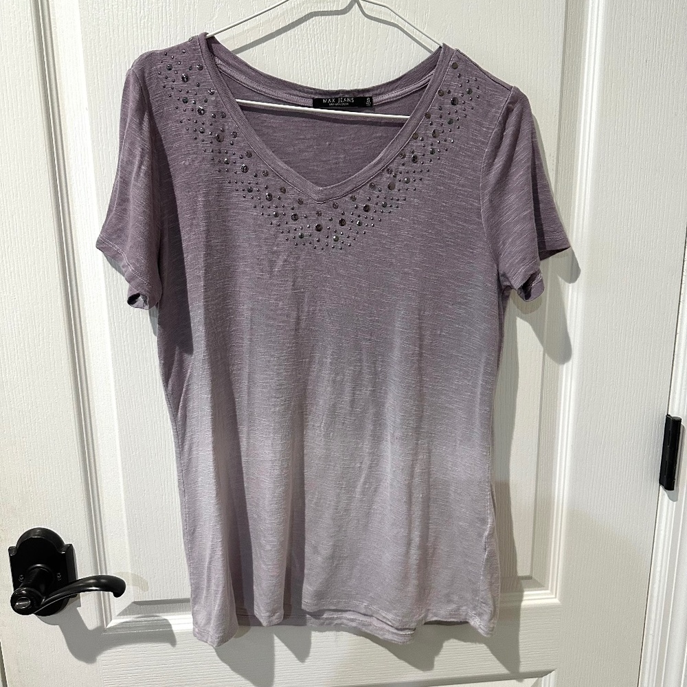 Max Jeans Purple and White Ombre Studded Gem V-neck Tee Shirt Sz S